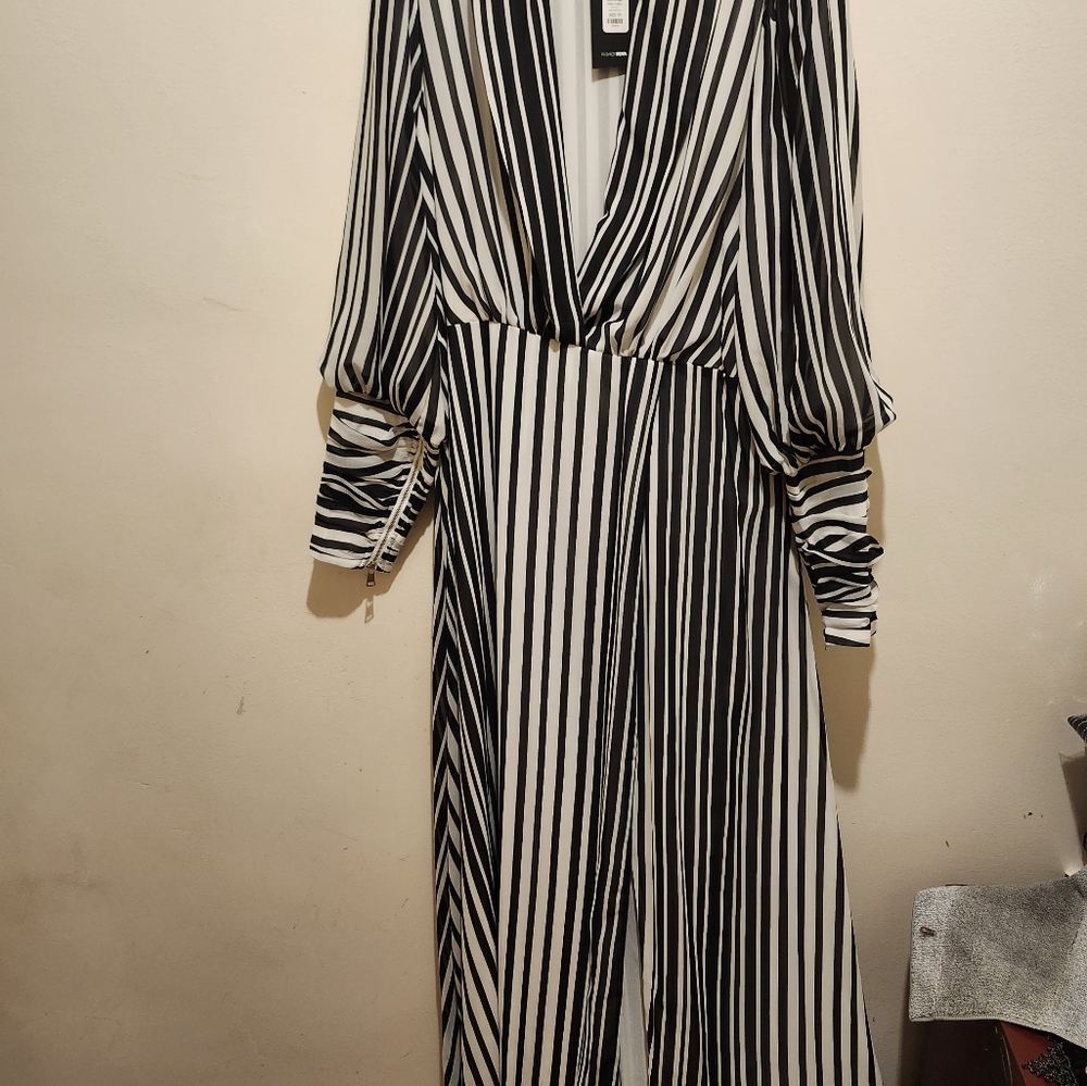 BLACK & WHITE STRIPPED, LONG SLEEVE MAXI DRESS